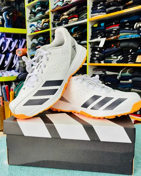 Adidas Howzat Spike