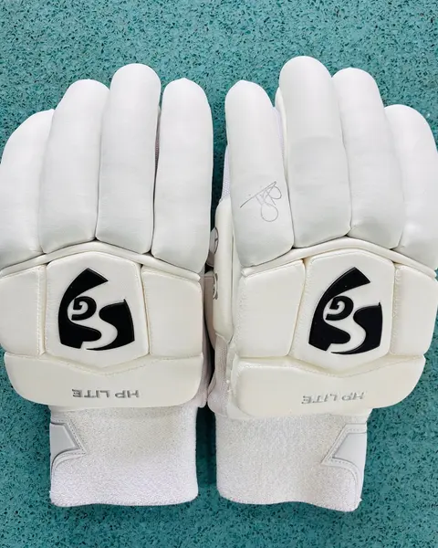 HP Lite Batting Gloves