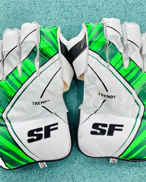 SF Trendy Wicket Keeping Gloves