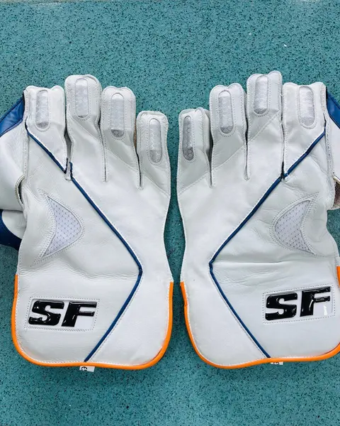 SF Triumph Wicket-Keeping Gloves
